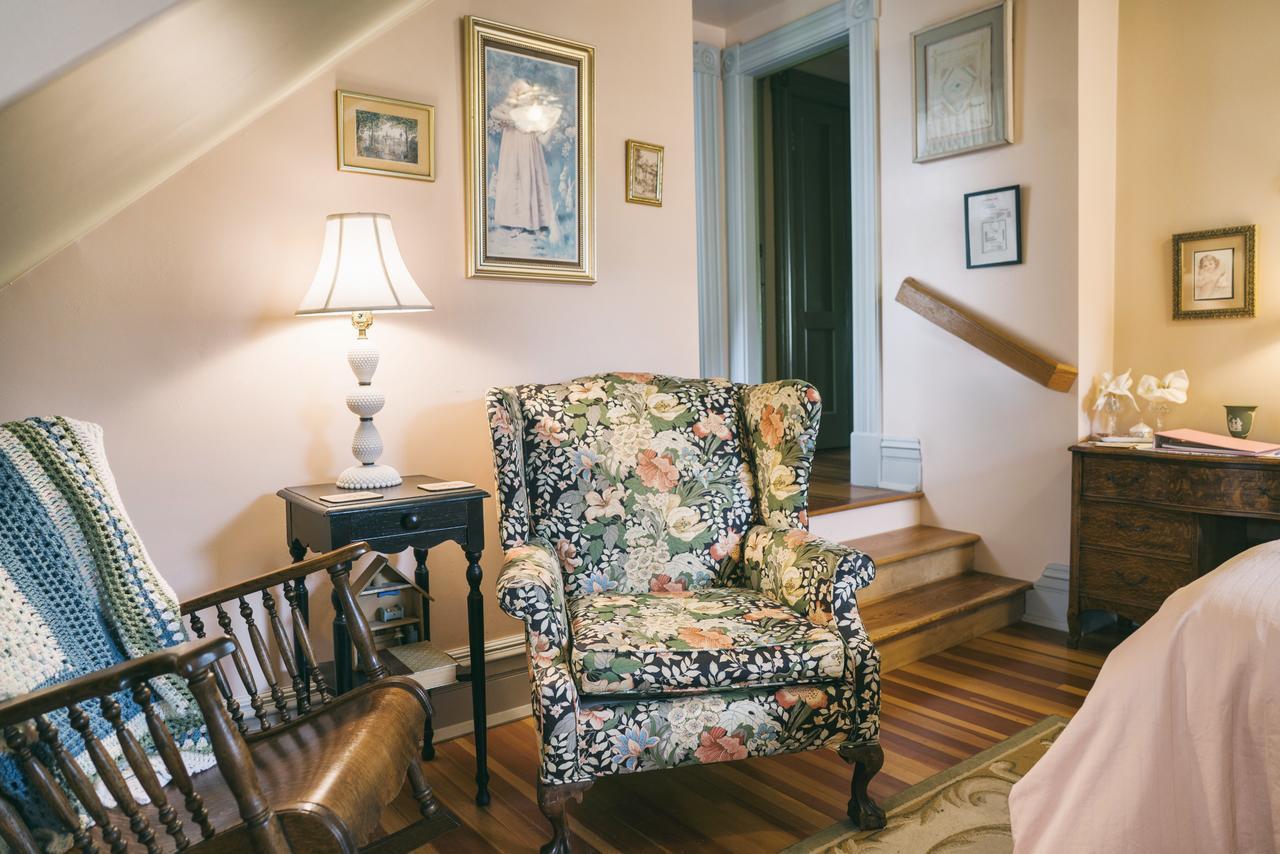 Hummingbird Inn Истон Экстерьер фото