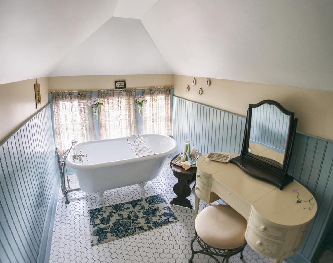 Hummingbird Inn Истон Экстерьер фото